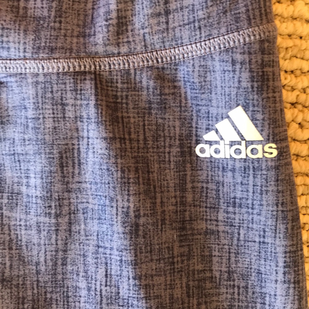 Adidas climate crop- small - Picture 2 of 4